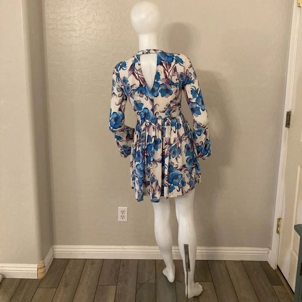Free People Blue Tegan Deep V-Neckline Pleated Dress Size 4